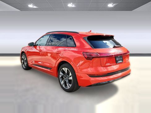 Used 2021 Audi e-tron Premium w/ Convenience Plus Package image 3