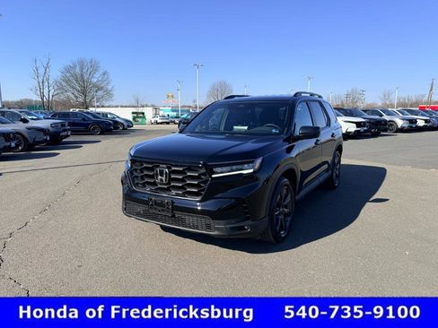 Certified 2025 Honda Pilot Sport image 2