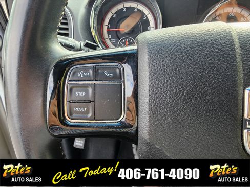 Used 2016 Dodge Grand Caravan SE image 27
