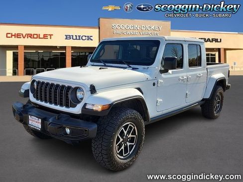 Used 2025 Jeep Gladiator Nighthawk image 1