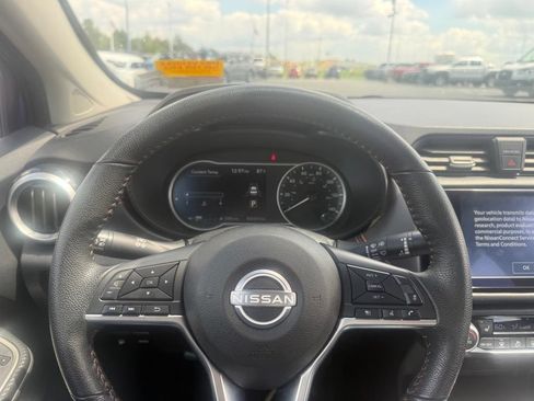Used 2024 Nissan Versa SR FWD image 25
