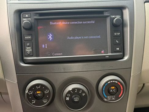 Used 2013 Toyota Corolla LE image 15