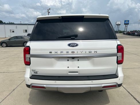 Used 2022 Ford Expedition XLT AWD/4WD image 6