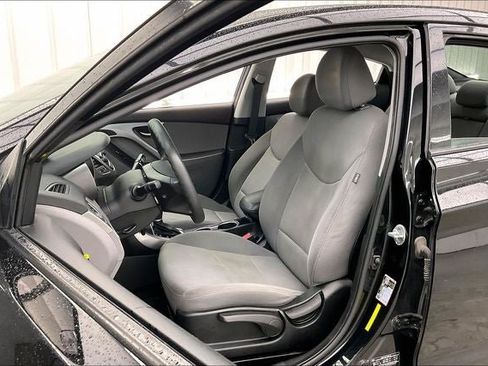 Used 2014 Hyundai Elantra SE FWD image 8