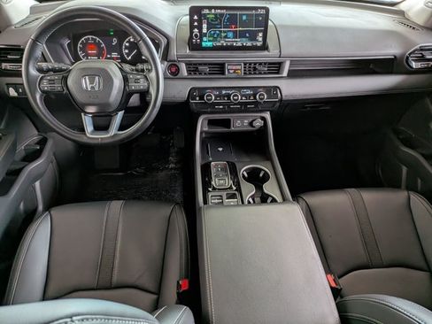 Certified 2024 Honda Pilot Touring image 18