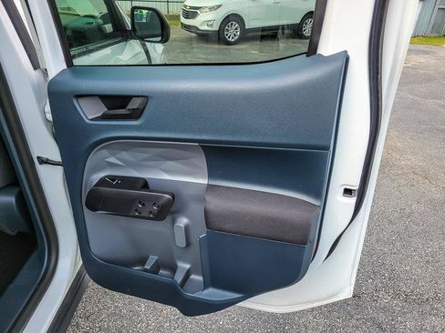 Used 2025 Ford Maverick XL w/ Equipment Group 102A AWD/4WD image 26