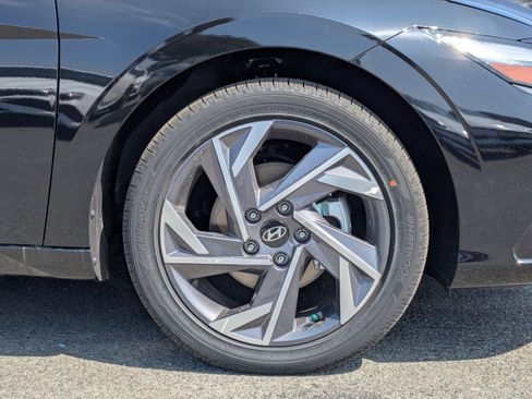 New 2025 Hyundai Elantra Limited image 7