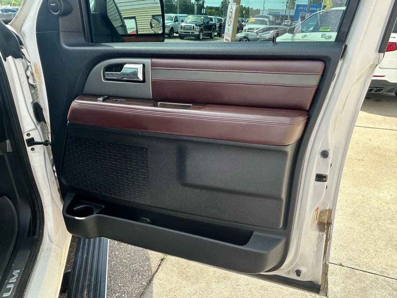Used 2017 Ford Expedition Max Platinum AWD/4WD image 17