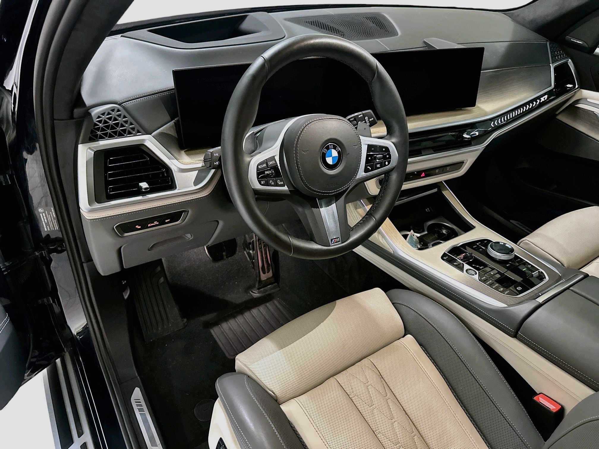 Certified 2025 BMW X7 xDrive40i w/ Executive Package AWD/4WD image 9