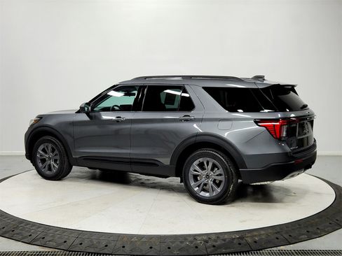 New 2026 Ford Explorer Active image 5