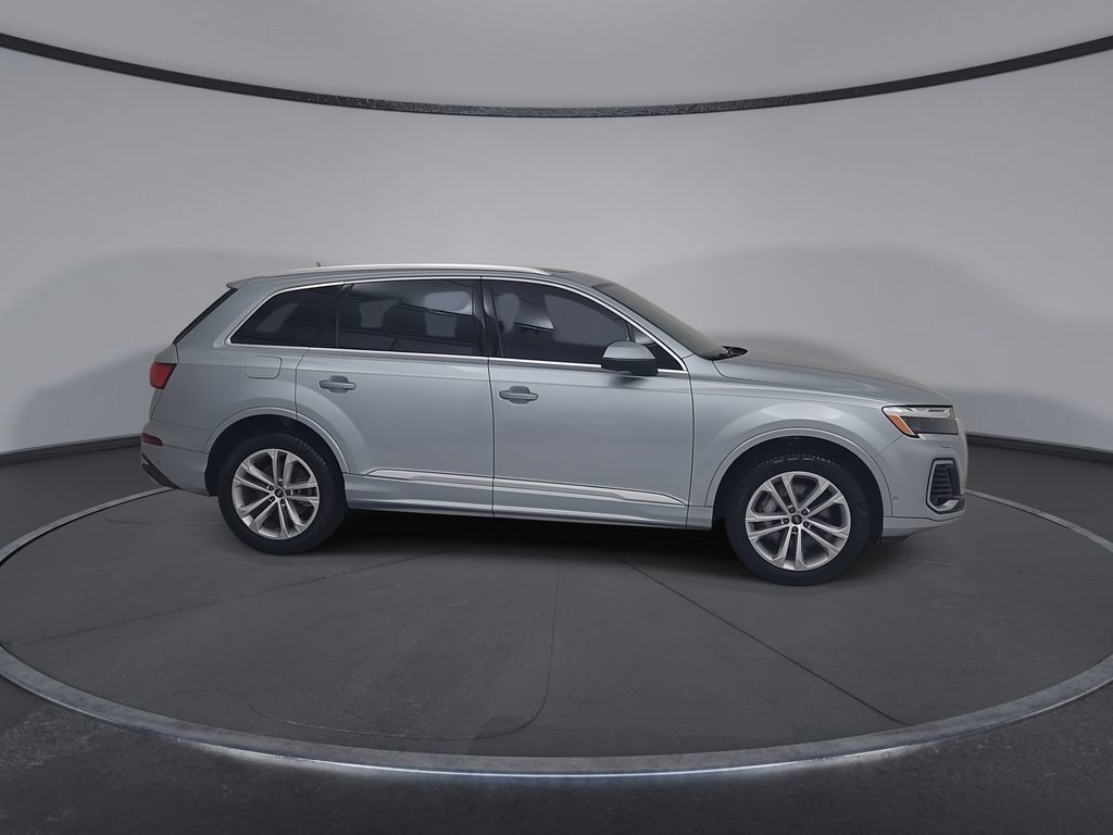 Used 2025 Audi Q7 3.0T Premium Plus AWD/4WD image 3