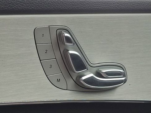 Used 2019 Mercedes-Benz C 300 Sedan image 27