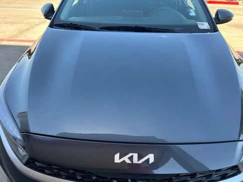 Used 2023 Kia Forte LXS w/ LXS Technology Package FWD image 3