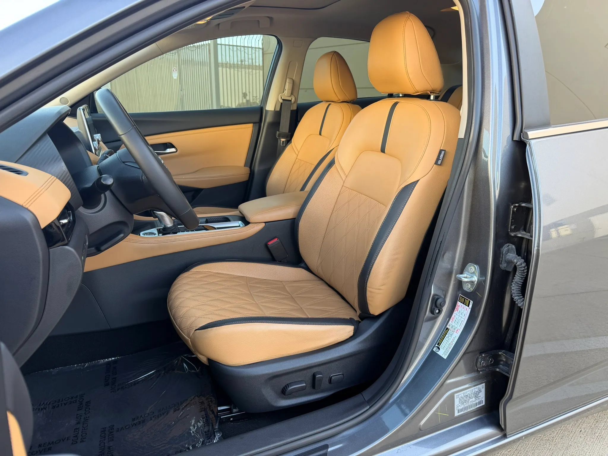 Used 2025 Nissan Sentra SV w/ SV Premium Package FWD image 9