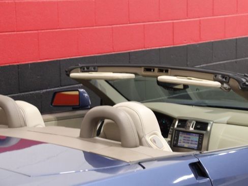 Used 2005 Cadillac XLR RWD image 10