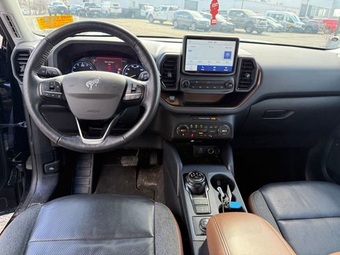 Used 2021 Ford Bronco Sport Outer Banks image 2