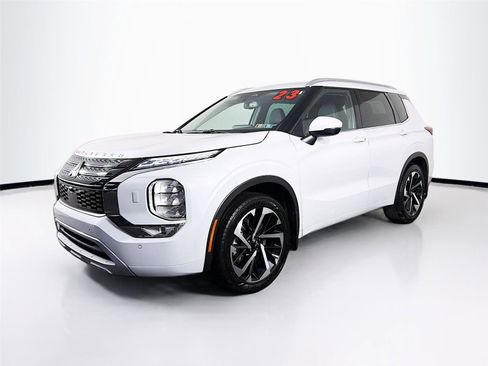 Used 2023 Mitsubishi Outlander SEL AWD/4WD image 3