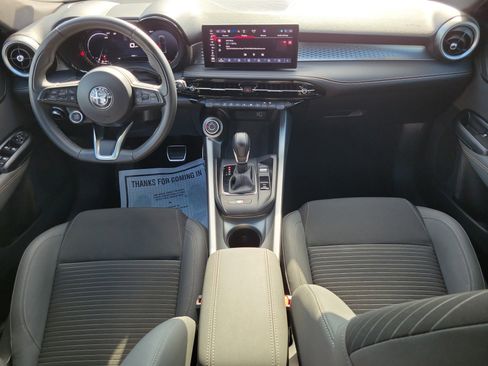 Used 2025 Alfa Romeo Tonale AWD/4WD image 13