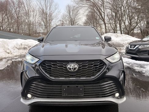 Used 2021 Toyota Highlander XSE image 2