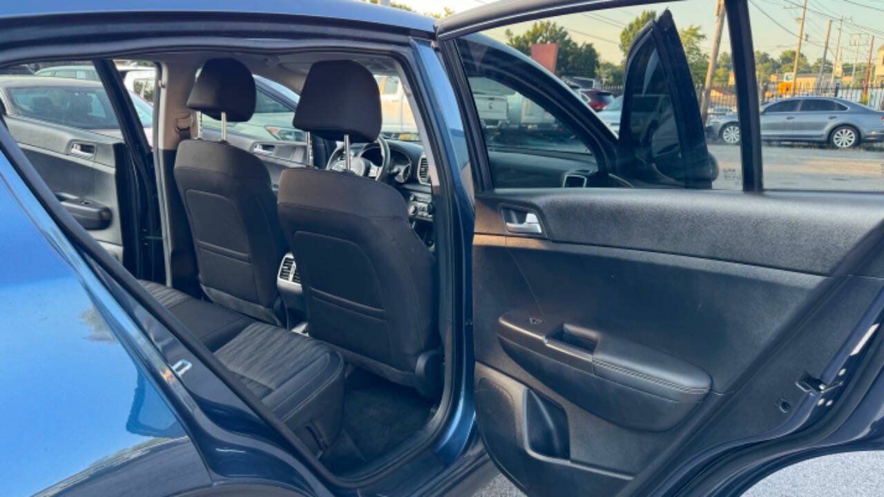 Used 2021 Kia Sportage LX AWD/4WD image 17