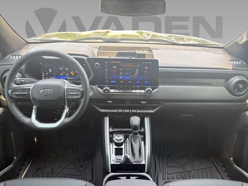 Used 2026 Chevrolet Colorado Trail Boss AWD/4WD image 2