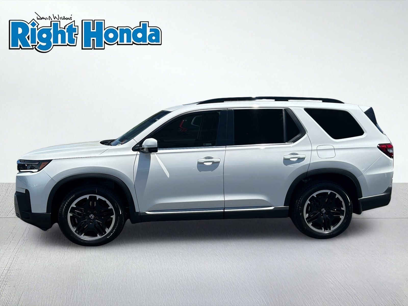 New 2026 Honda Pilot Touring image 3