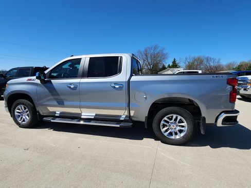 Used 2024 Chevrolet Silverado 1500 LT w/ Z71 Off-Road Package image 8
