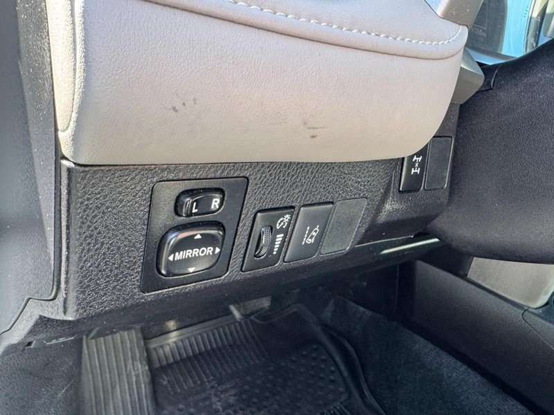 Used 2018 Toyota RAV4 XLE w/ Plus Extra Value Package AWD/4WD image 17
