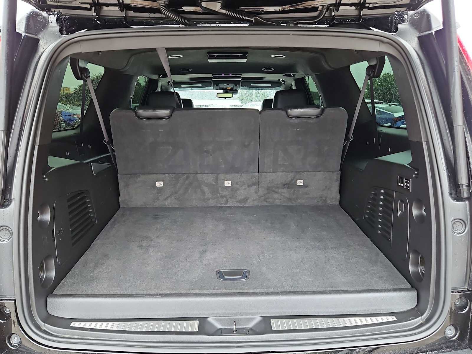 Used 2020 Cadillac Escalade ESV Platinum w/ Escalade Sport Edition AWD/4WD image 30