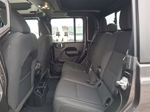 Certified 2022 Jeep Gladiator Sport image 13