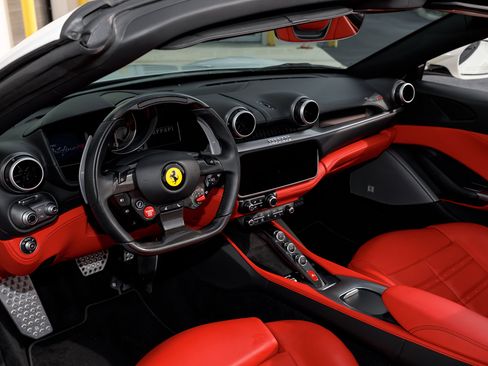 Used 2023 Ferrari Portofino M RWD image 25