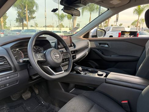 Used 2023 Nissan Rogue SV image 15