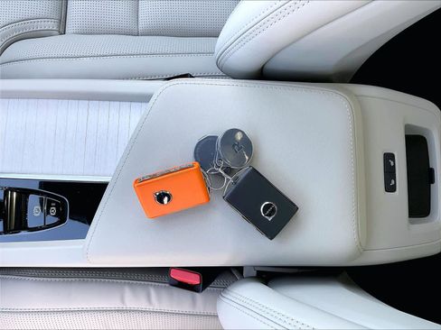 New 2026 Volvo XC60 T8 Ultra w/ Protection Package Premier image 34