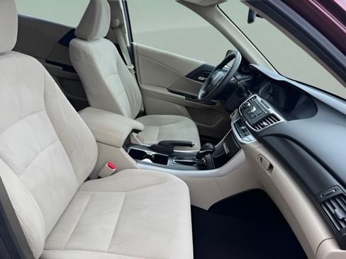 Used 2014 Honda Accord EX image 29