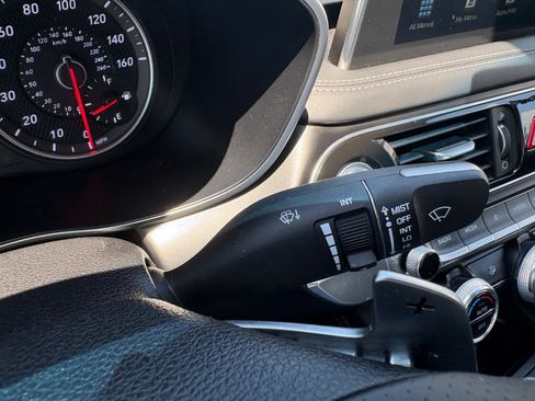 Used 2021 Genesis G70 2.0T image 37