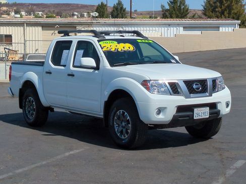 Certified 2020 Nissan Frontier PRO-4X image 3