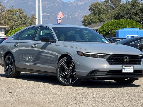 Used 2025 Honda Accord Sport image 2