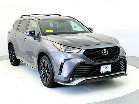 Used 2023 Toyota Highlander XSE AWD/4WD image 2