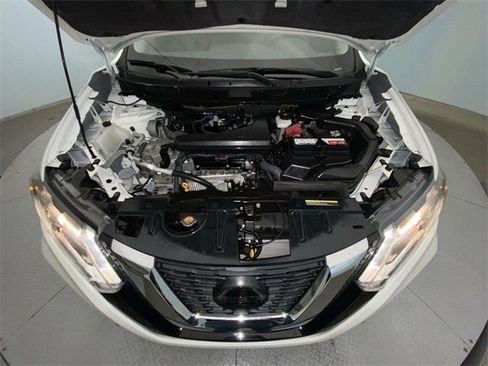 Used 2020 Nissan Rogue SV w/ Premium Package image 11