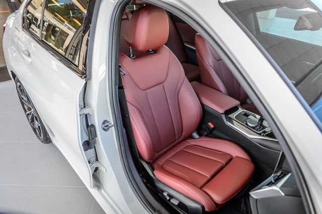 Used 2022 BMW 330i Sedan w/ M Sport Package RWD image 25