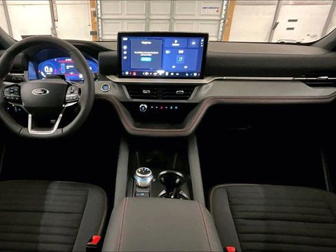 New 2026 Ford Explorer ST-Line w/ ST-Line Street Pack image 14