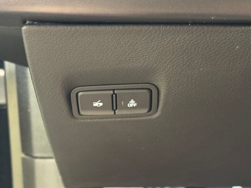 Used 2017 Chevrolet Corvette Z06 w/ Z07 Performance Package image 22