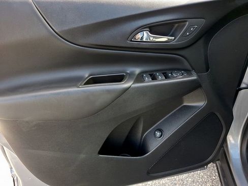 Used 2023 Chevrolet Equinox LT image 12