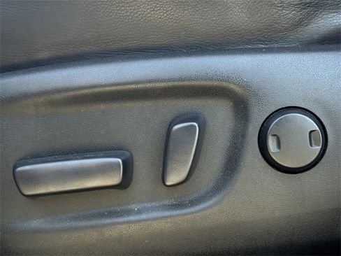 Used 2018 Toyota RAV4 Limited w/ All Weather Liner Package image 27