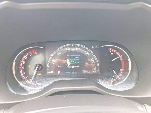 Used 2025 Toyota RAV4 XLE w/ Convenience Package FWD image 19