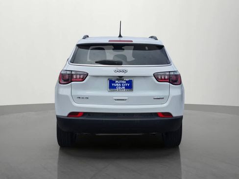 Used 2024 Jeep Compass Latitude w/ Altitude Special Edition AWD/4WD image 5