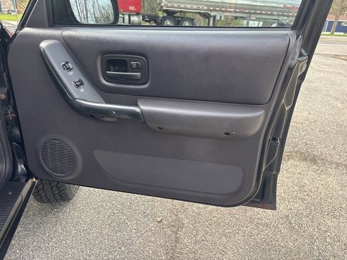 Used 2000 Jeep Cherokee Sport image 21