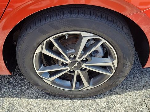 Used 2023 Kia Forte LXS w/ LXS Technology Package image 6