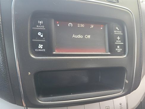 Used 2018 Dodge Journey SE w/ Connectivity Group FWD image 23