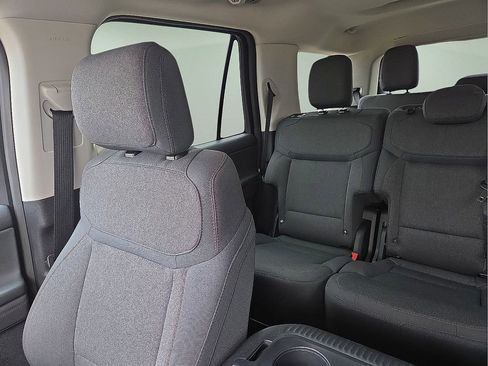 Used 2025 Ford Expedition Active image 28